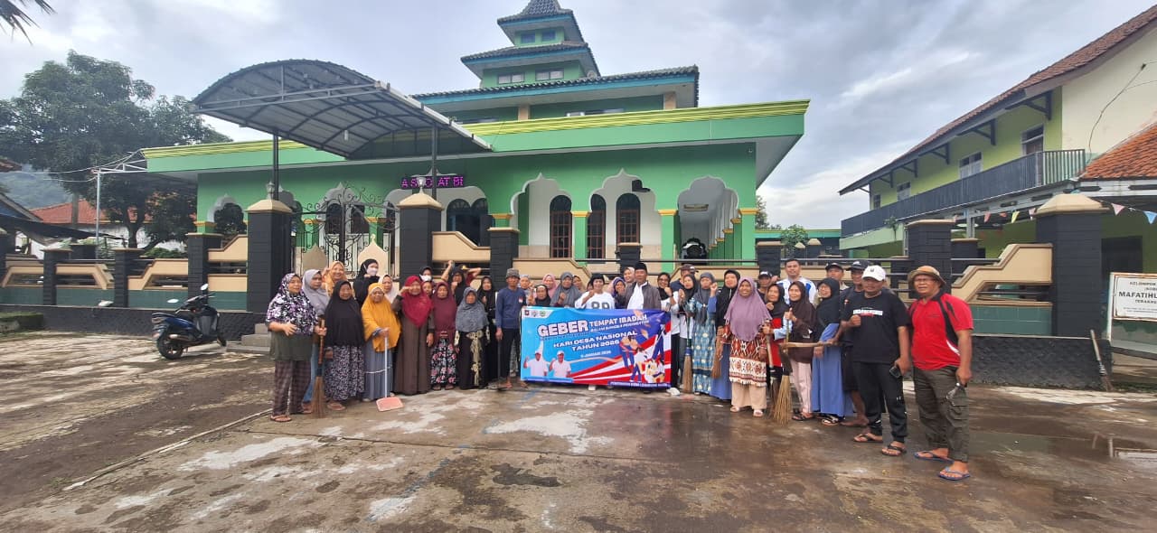 Gerakan Bersih-Bersih Rumah Ibadah Warnai Peringatan Hari Desa Nasional 2026 di Desa Lengkong Kulon